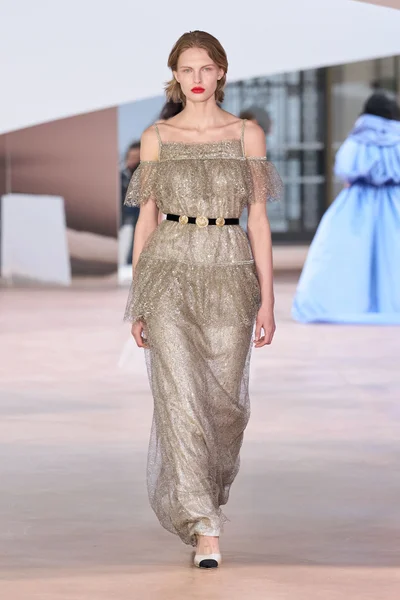 Look 53